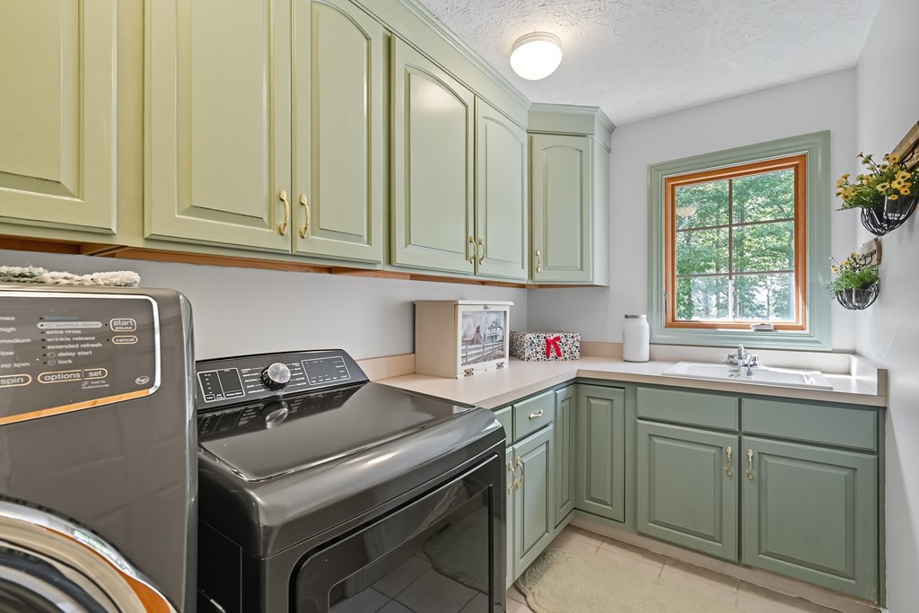 2735 Millsboro Road, Mansfield, Ohio 44903, 4 Bedrooms Bedrooms, ,3 BathroomsBathrooms,Residential,For Sale,Millsboro Road,9069234