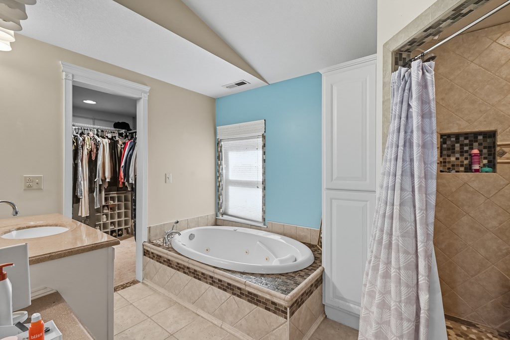 85 Woodlawn Avenue, Norwalk, Ohio 44857, 6 Bedrooms Bedrooms, ,4 BathroomsBathrooms,Residential,For Sale,Woodlawn Avenue,9069244