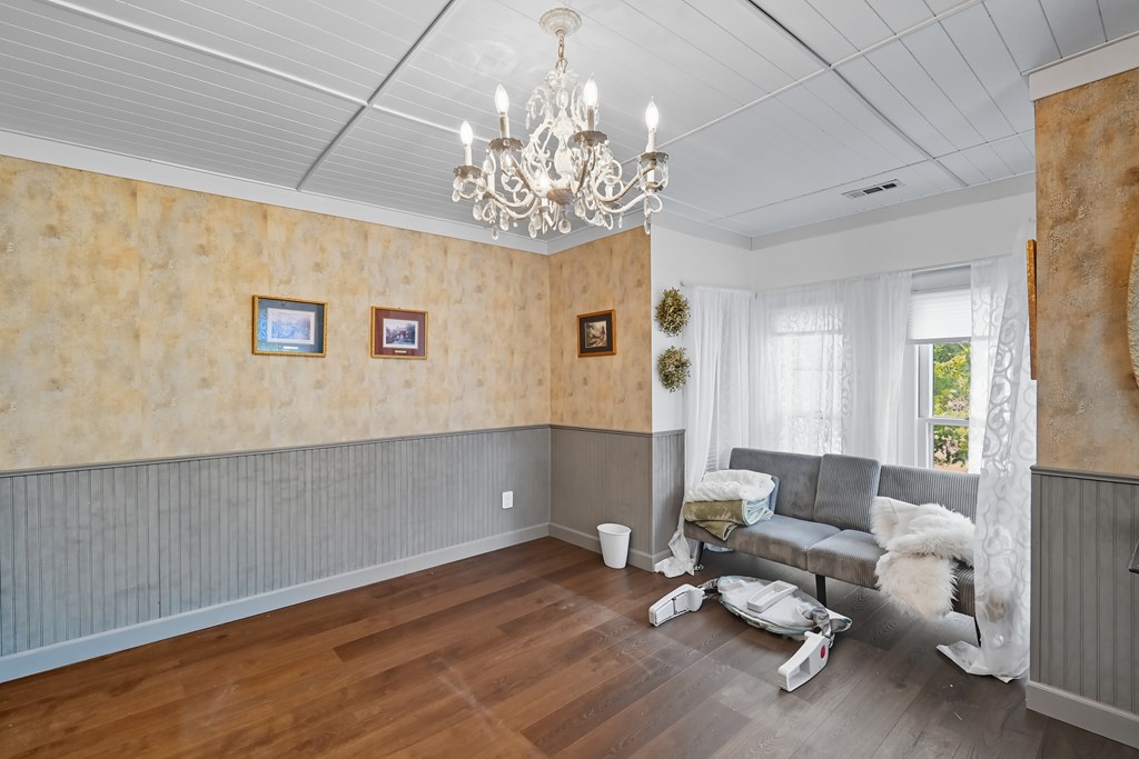 85 Woodlawn Avenue, Norwalk, Ohio 44857, 6 Bedrooms Bedrooms, ,4 BathroomsBathrooms,Residential,For Sale,Woodlawn Avenue,9069244