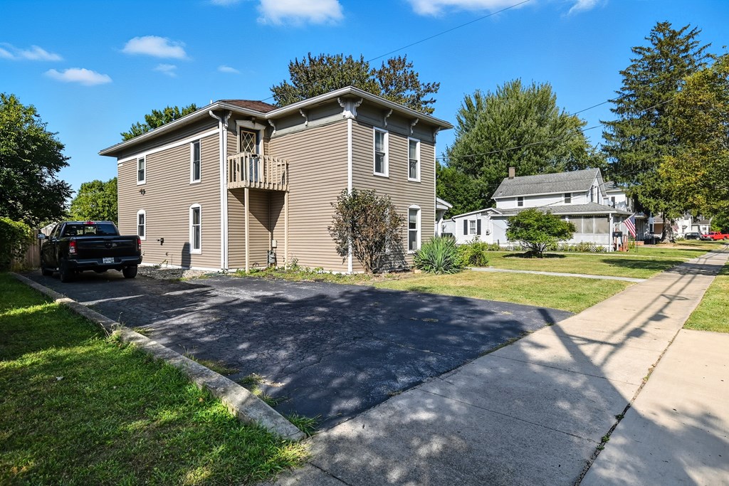 85 Woodlawn Avenue, Norwalk, Ohio 44857, 6 Bedrooms Bedrooms, ,4 BathroomsBathrooms,Residential,For Sale,Woodlawn Avenue,9069244