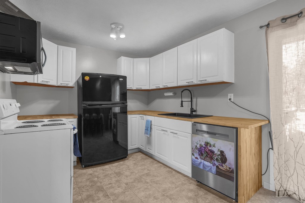 1340 Hopley Avenue, Bucyrus, Ohio 44820, 4 Bedrooms Bedrooms, ,1 BathroomBathrooms,Residential,For Sale,Hopley Avenue,9069256