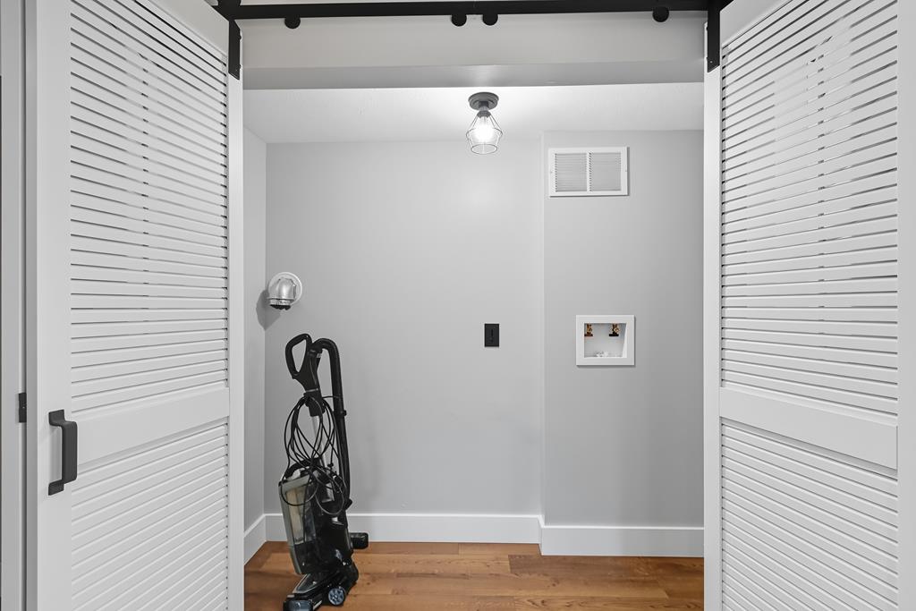 5 N Railroad Street, Greenwich, Ohio 44837, 3 Bedrooms Bedrooms, ,2 BathroomsBathrooms,Residential,For Sale,Railroad Street,9069268