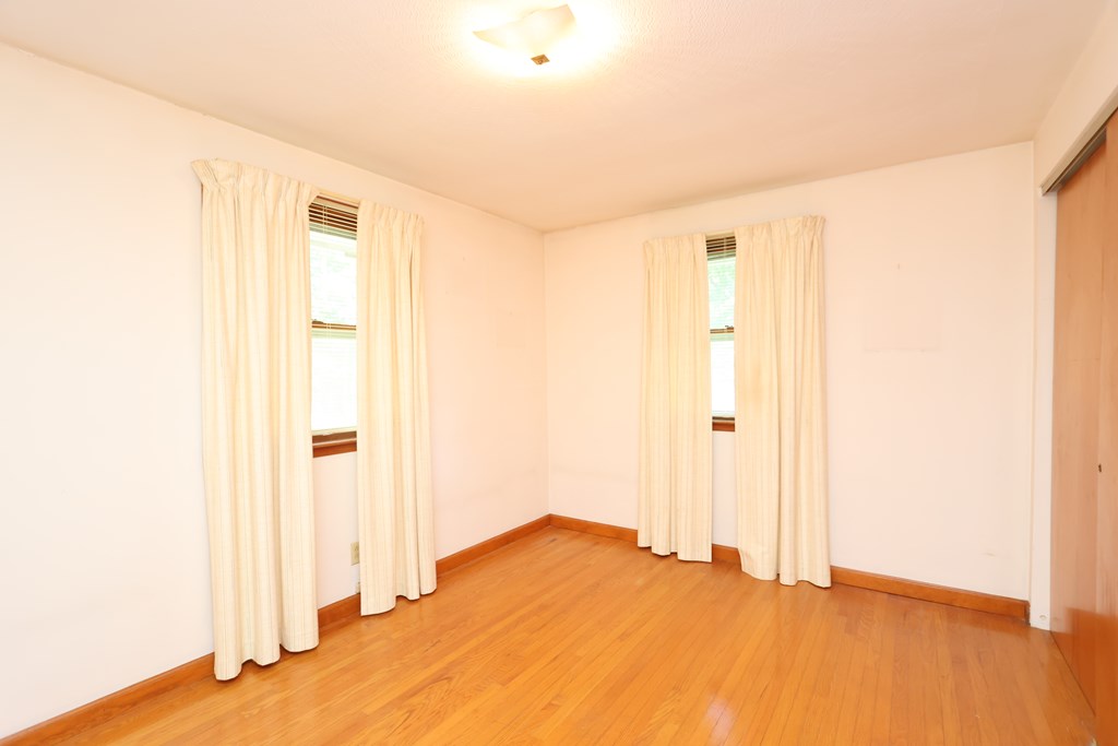 1145 Gloria Street, Mansfield, Ohio 44905, 3 Bedrooms Bedrooms, ,2 BathroomsBathrooms,Residential,For Sale,Gloria Street,9069276