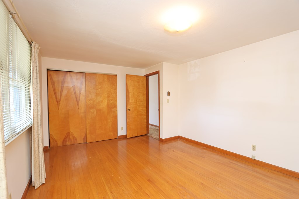 1145 Gloria Street, Mansfield, Ohio 44905, 3 Bedrooms Bedrooms, ,2 BathroomsBathrooms,Residential,For Sale,Gloria Street,9069276