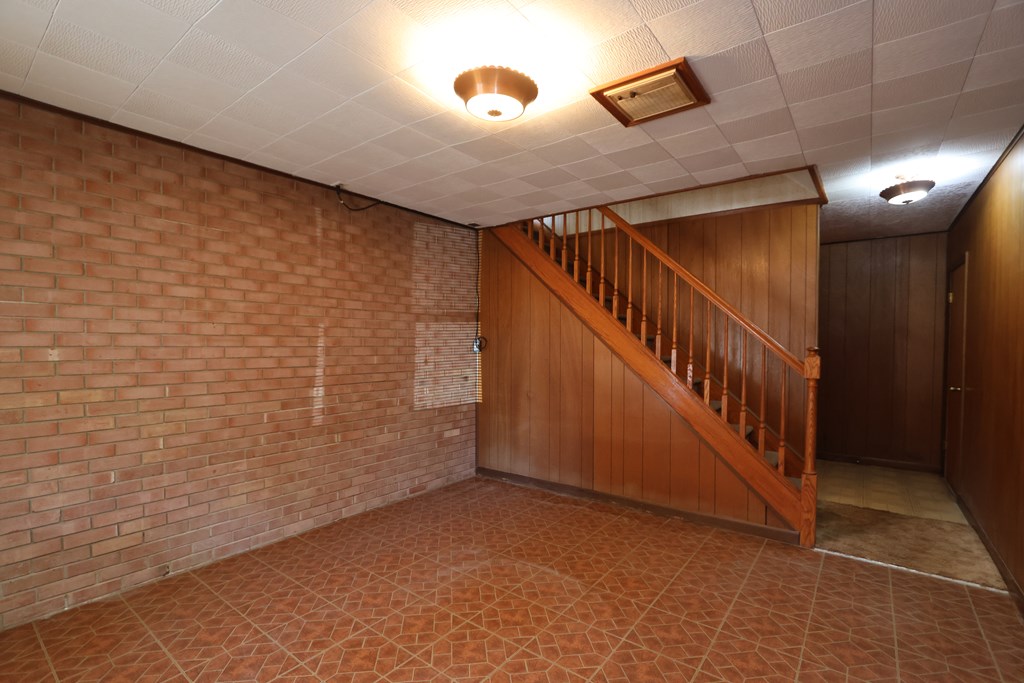 1145 Gloria Street, Mansfield, Ohio 44905, 3 Bedrooms Bedrooms, ,2 BathroomsBathrooms,Residential,For Sale,Gloria Street,9069276