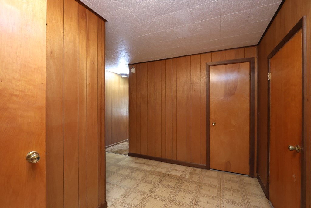 1145 Gloria Street, Mansfield, Ohio 44905, 3 Bedrooms Bedrooms, ,2 BathroomsBathrooms,Residential,For Sale,Gloria Street,9069276