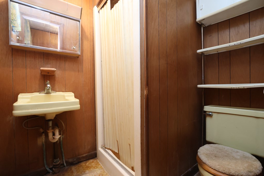 1145 Gloria Street, Mansfield, Ohio 44905, 3 Bedrooms Bedrooms, ,2 BathroomsBathrooms,Residential,For Sale,Gloria Street,9069276