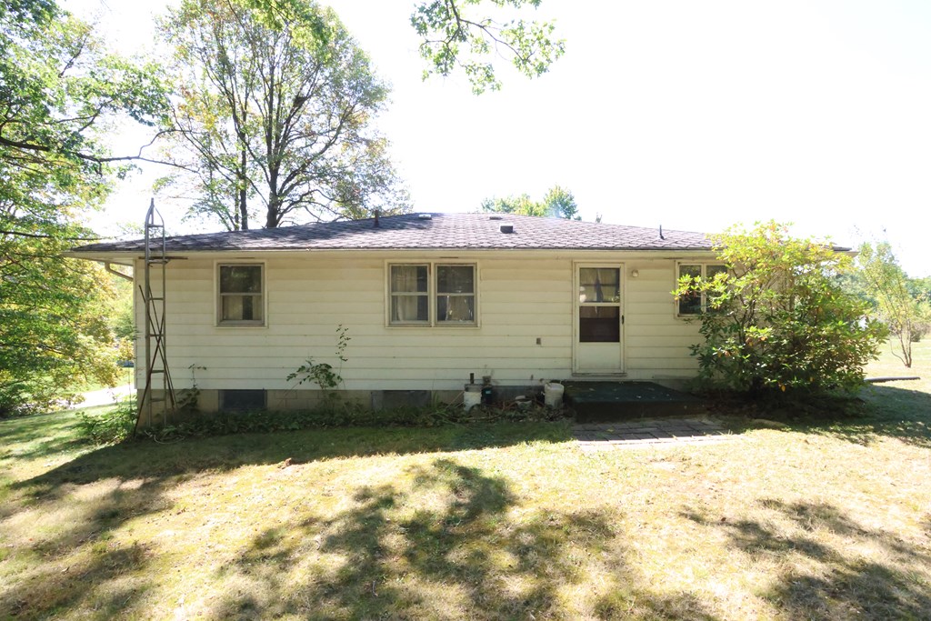 1145 Gloria Street, Mansfield, Ohio 44905, 3 Bedrooms Bedrooms, ,2 BathroomsBathrooms,Residential,For Sale,Gloria Street,9069276