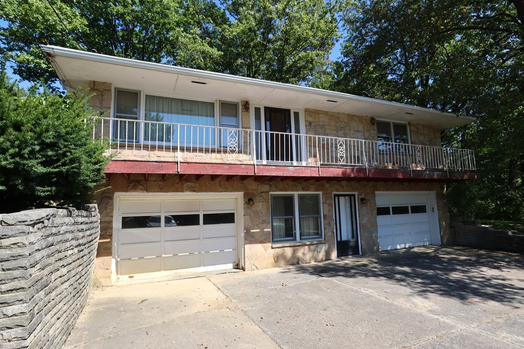 1145 Gloria Street, Mansfield, Ohio 44905, 3 Bedrooms Bedrooms, ,2 BathroomsBathrooms,Residential,For Sale,Gloria Street,9069276