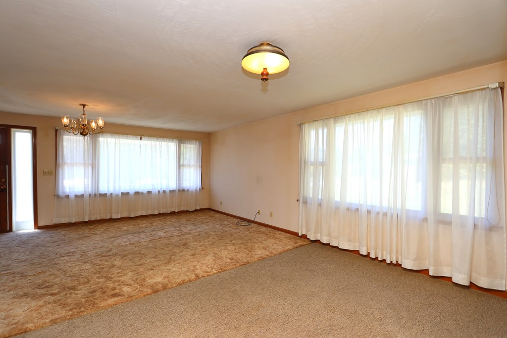 1145 Gloria Street, Mansfield, Ohio 44905, 3 Bedrooms Bedrooms, ,2 BathroomsBathrooms,Residential,For Sale,Gloria Street,9069276