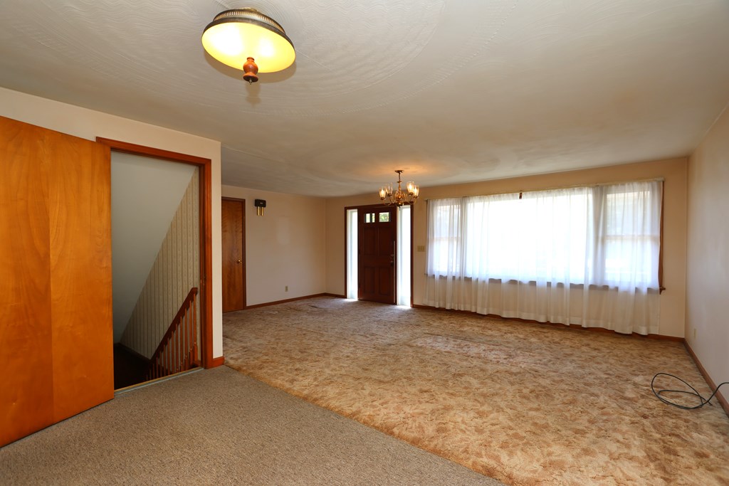 1145 Gloria Street, Mansfield, Ohio 44905, 3 Bedrooms Bedrooms, ,2 BathroomsBathrooms,Residential,For Sale,Gloria Street,9069276