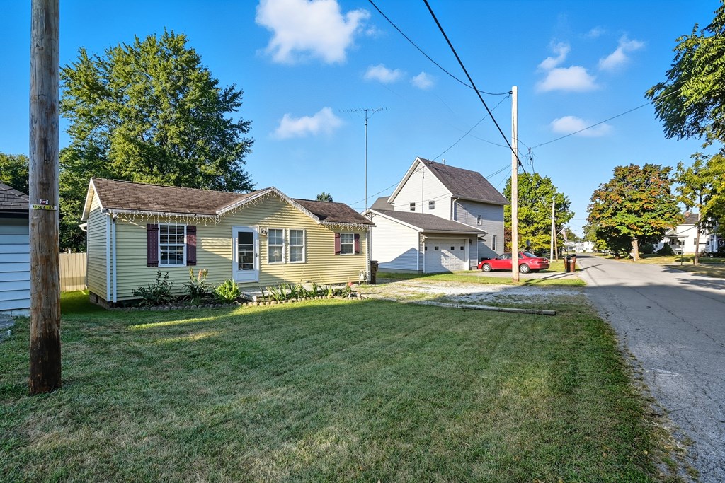 106 Lemmon Street, Attica, Ohio 44807, 2 Bedrooms Bedrooms, ,1 BathroomBathrooms,Residential,For Sale,Lemmon Street,9069278