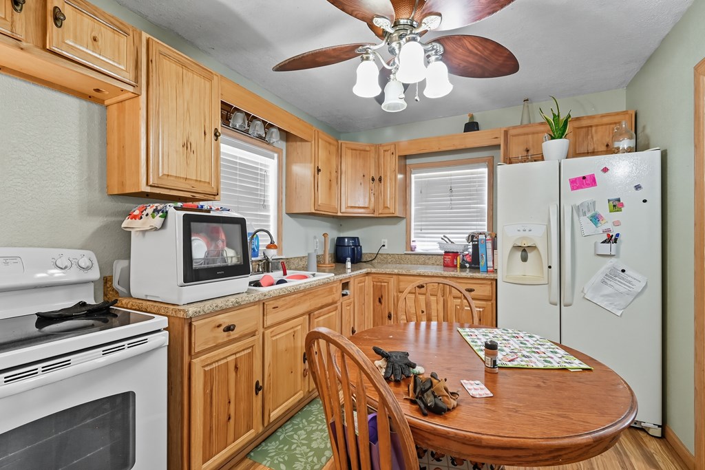 106 Lemmon Street, Attica, Ohio 44807, 2 Bedrooms Bedrooms, ,1 BathroomBathrooms,Residential,For Sale,Lemmon Street,9069278