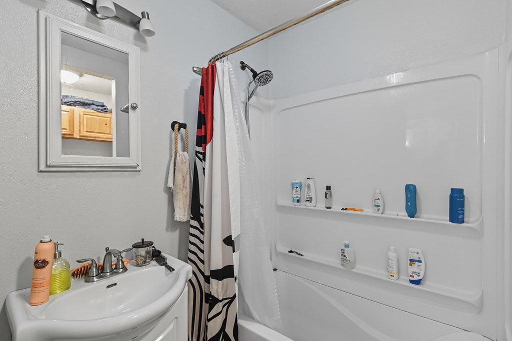 106 Lemmon Street, Attica, Ohio 44807, 2 Bedrooms Bedrooms, ,1 BathroomBathrooms,Residential,For Sale,Lemmon Street,9069278