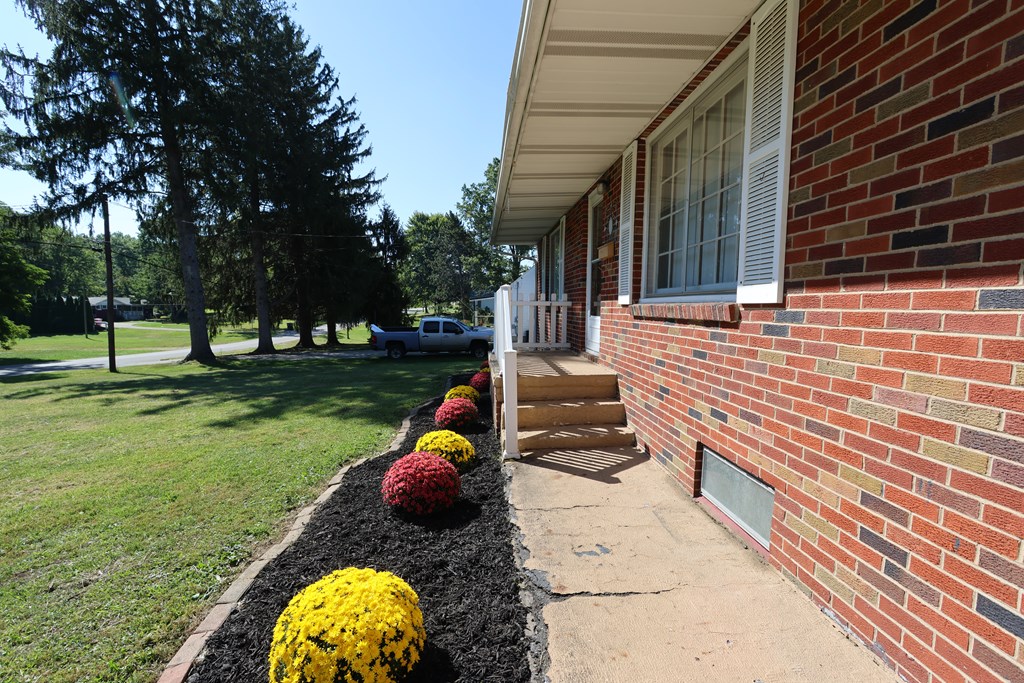 903 Mayflower Avenue, Mansfield, Ohio 44905, 2 Bedrooms Bedrooms, ,1 BathroomBathrooms,Residential,For Sale,Mayflower Avenue,9069297