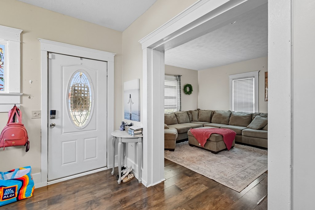 620 S Myrtle Avenue, Willard, Ohio 44890, 3 Bedrooms Bedrooms, ,2 BathroomsBathrooms,Residential,For Sale,Myrtle Avenue,9069304