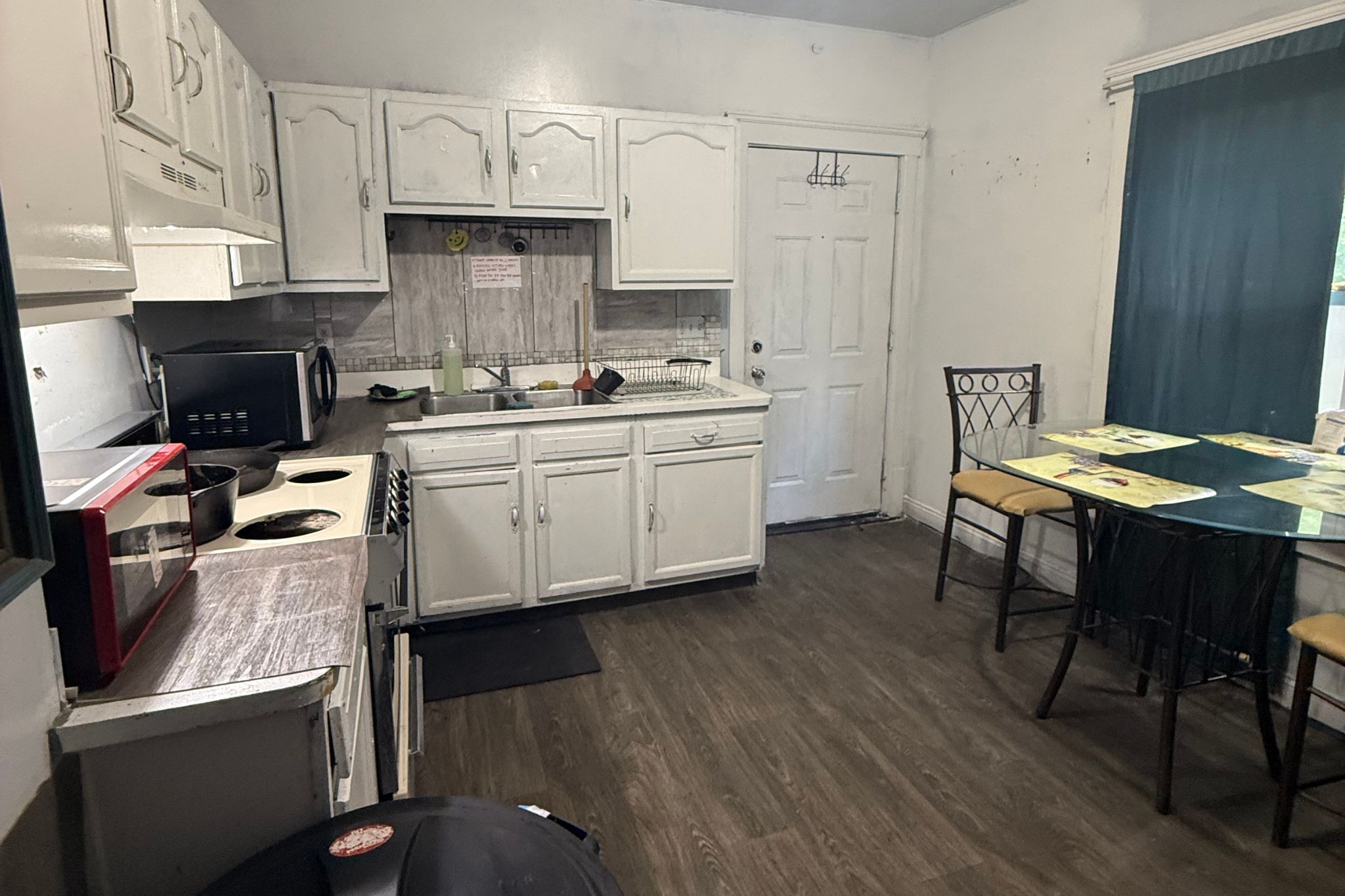 1359 114 Street East, Cleveland, Ohio 44106, 8 Bedrooms Bedrooms, ,2 BathroomsBathrooms,Residential,For Sale,114 Street,9069308