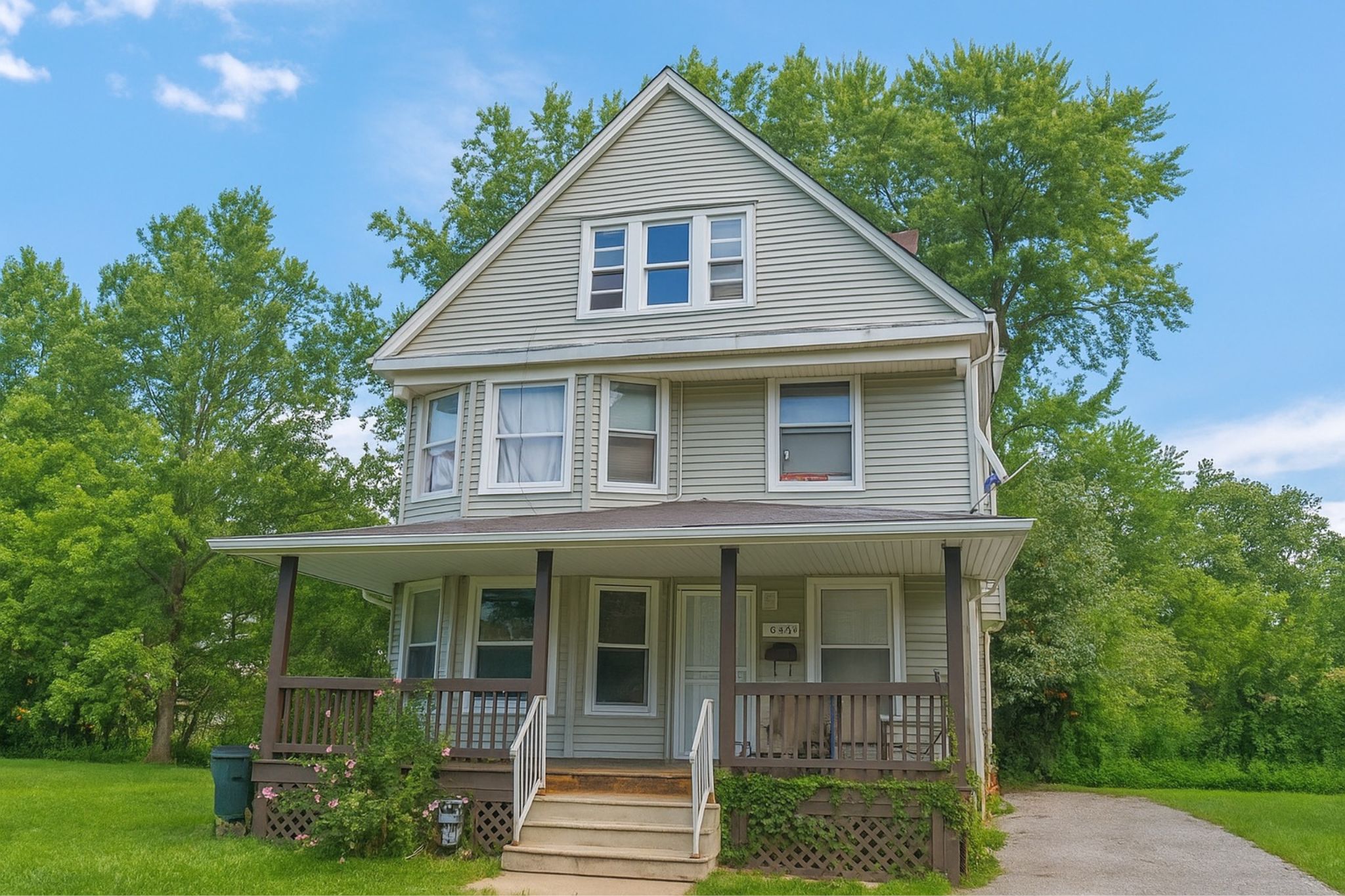 1359 114 Street East, Cleveland, Ohio 44106, 8 Bedrooms Bedrooms, ,2 BathroomsBathrooms,Residential,For Sale,114 Street,9069308