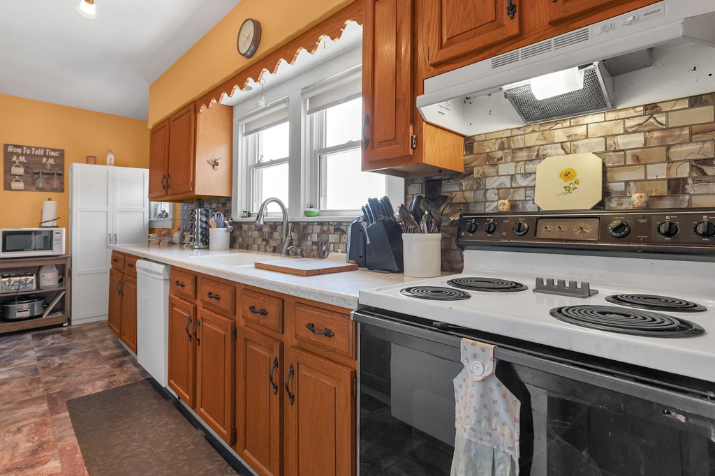5030 State Route 98, Bucyrus, Ohio 44820, 3 Bedrooms Bedrooms, ,2 BathroomsBathrooms,Residential,For Sale,State Route 98,9069343