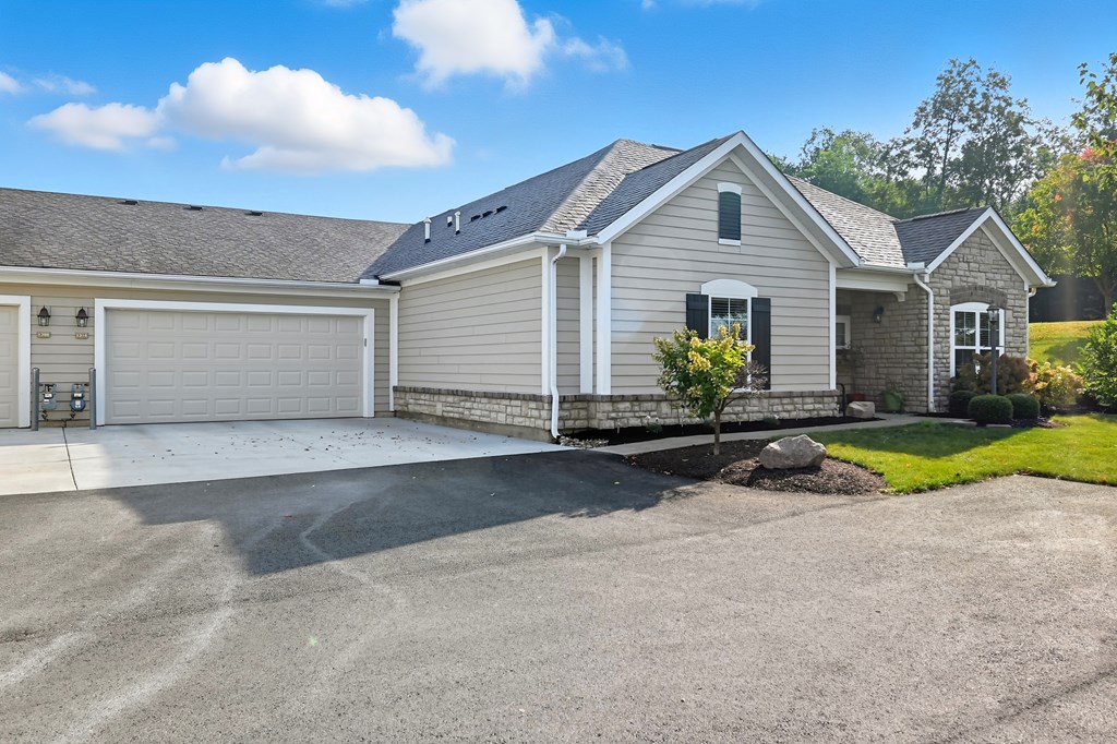 1314 Bridgewater Way North, Mansfield, Ohio 44906, 2 Bedrooms Bedrooms, ,2 BathroomsBathrooms,Residential,For Sale,Bridgewater Way North,9069366