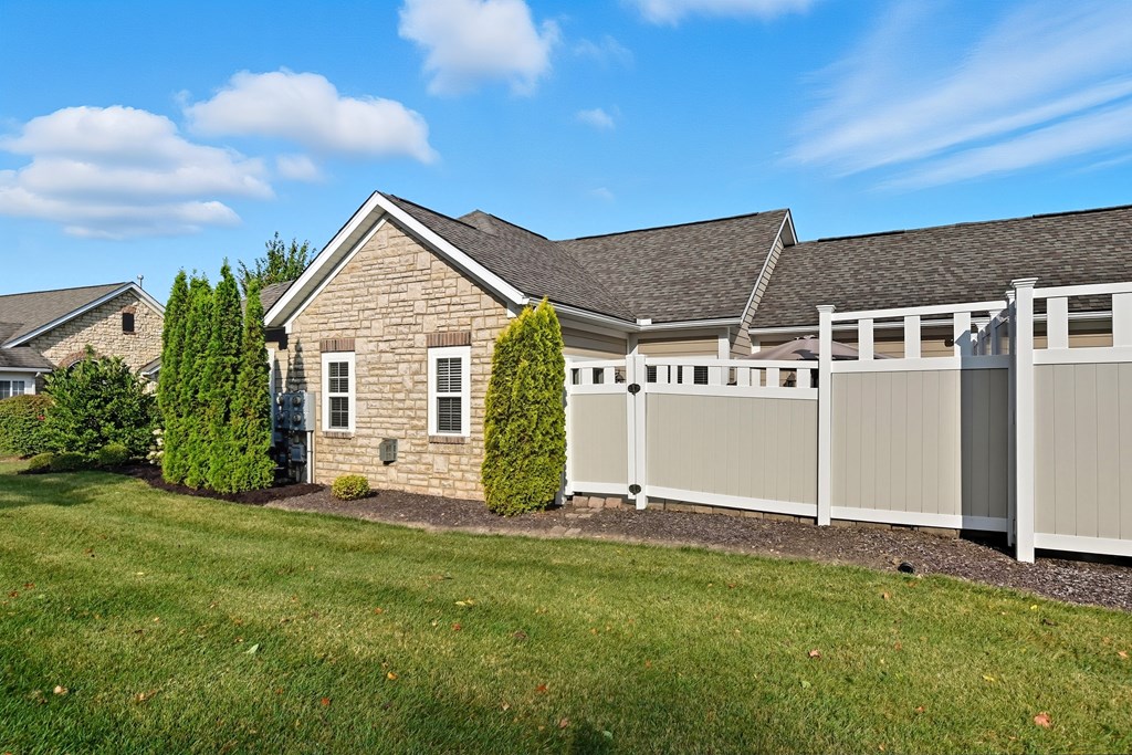 1314 Bridgewater Way North, Mansfield, Ohio 44906, 2 Bedrooms Bedrooms, ,2 BathroomsBathrooms,Residential,For Sale,Bridgewater Way North,9069366