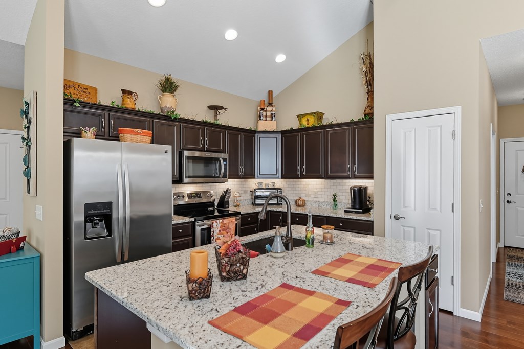 1314 Bridgewater Way North, Mansfield, Ohio 44906, 2 Bedrooms Bedrooms, ,2 BathroomsBathrooms,Residential,For Sale,Bridgewater Way North,9069366