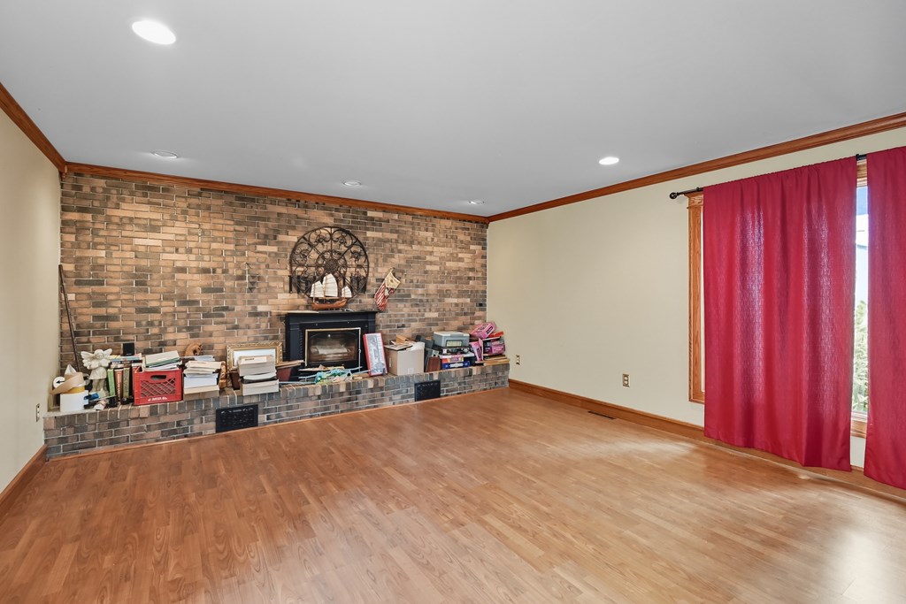 147 Erie Street, Galion, Ohio 44833, 4 Bedrooms Bedrooms, ,2 BathroomsBathrooms,Residential,For Sale,Erie Street,9069368