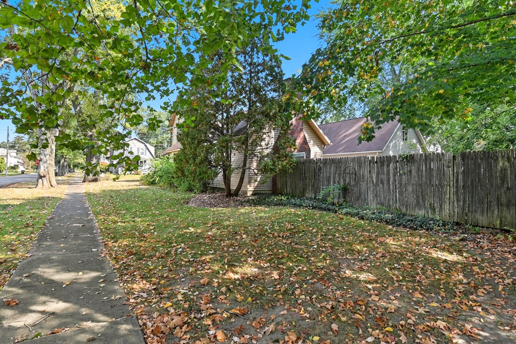147 Erie Street, Galion, Ohio 44833, 4 Bedrooms Bedrooms, ,2 BathroomsBathrooms,Residential,For Sale,Erie Street,9069368