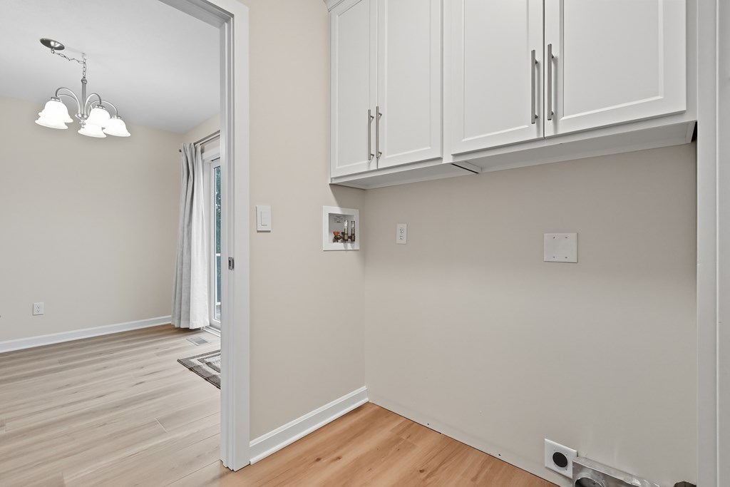 2010 Teakwood Drive, Ontario, Ohio 44906, 3 Bedrooms Bedrooms, ,2 BathroomsBathrooms,Residential,For Sale,Teakwood Drive,9069374