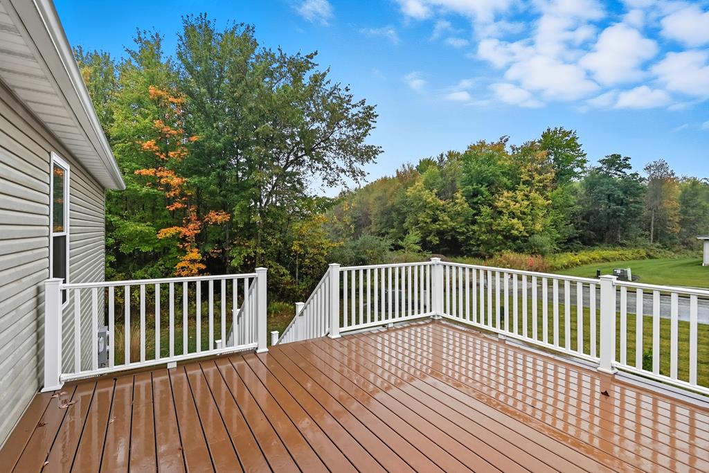 2010 Teakwood Drive, Ontario, Ohio 44906, 3 Bedrooms Bedrooms, ,2 BathroomsBathrooms,Residential,For Sale,Teakwood Drive,9069374