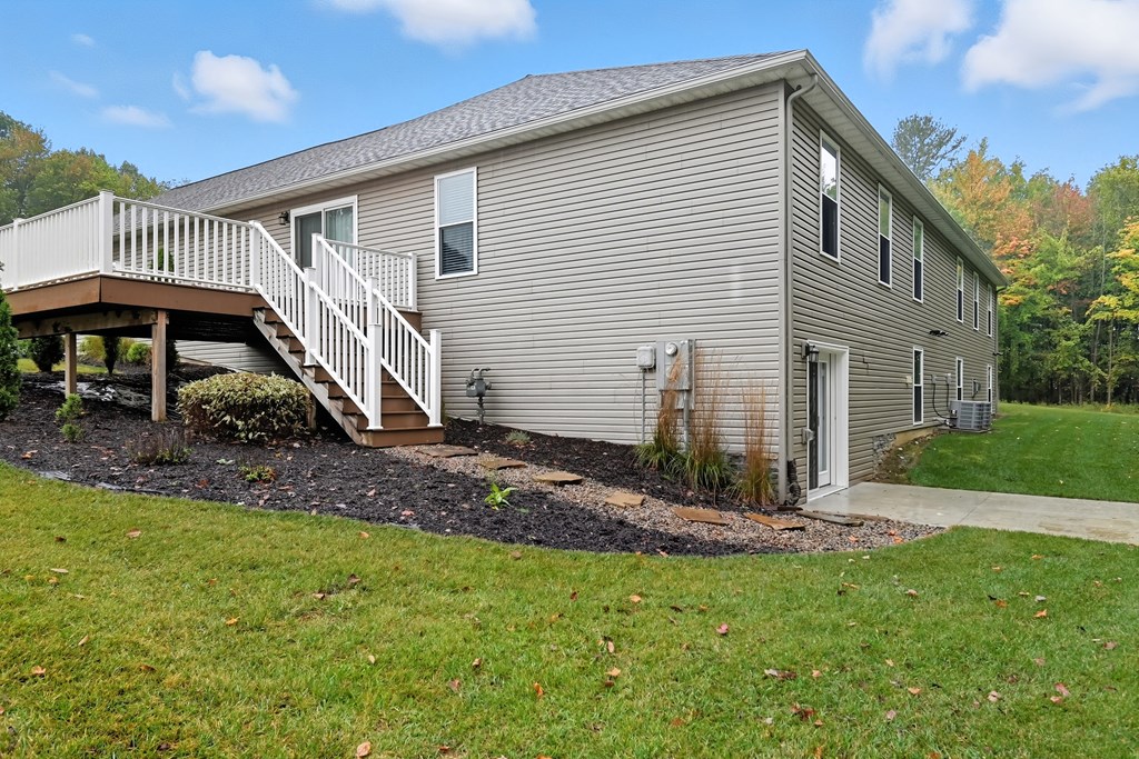 2010 Teakwood Drive, Ontario, Ohio 44906, 3 Bedrooms Bedrooms, ,2 BathroomsBathrooms,Residential,For Sale,Teakwood Drive,9069374
