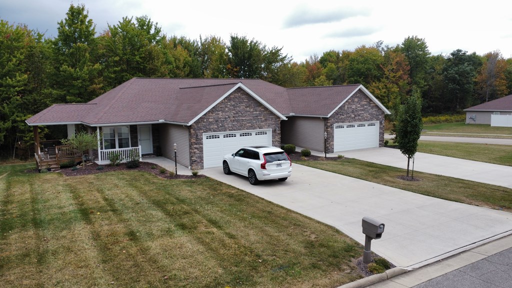 2010 Teakwood Drive, Ontario, Ohio 44906, 3 Bedrooms Bedrooms, ,2 BathroomsBathrooms,Residential,For Sale,Teakwood Drive,9069374