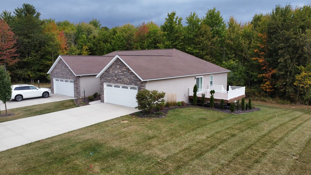 2010 Teakwood Drive, Ontario, Ohio 44906, 3 Bedrooms Bedrooms, ,2 BathroomsBathrooms,Residential,For Sale,Teakwood Drive,9069374