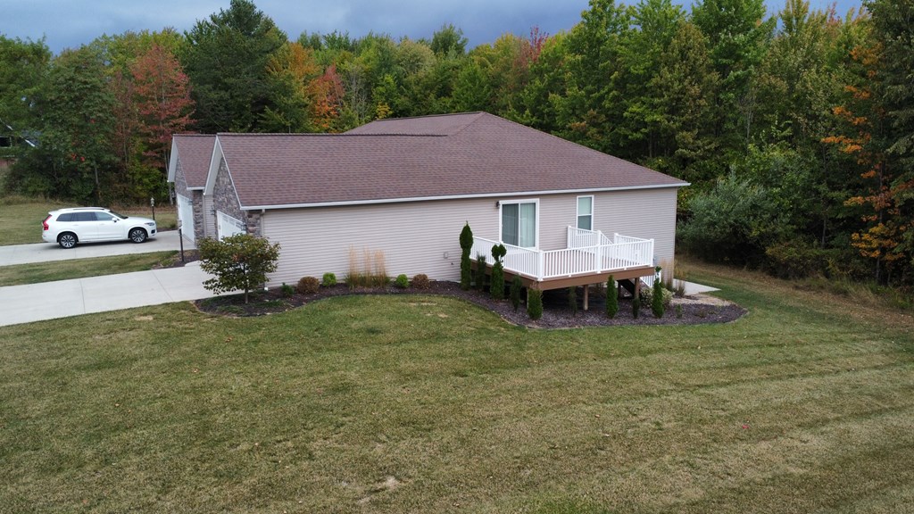 2010 Teakwood Drive, Ontario, Ohio 44906, 3 Bedrooms Bedrooms, ,2 BathroomsBathrooms,Residential,For Sale,Teakwood Drive,9069374