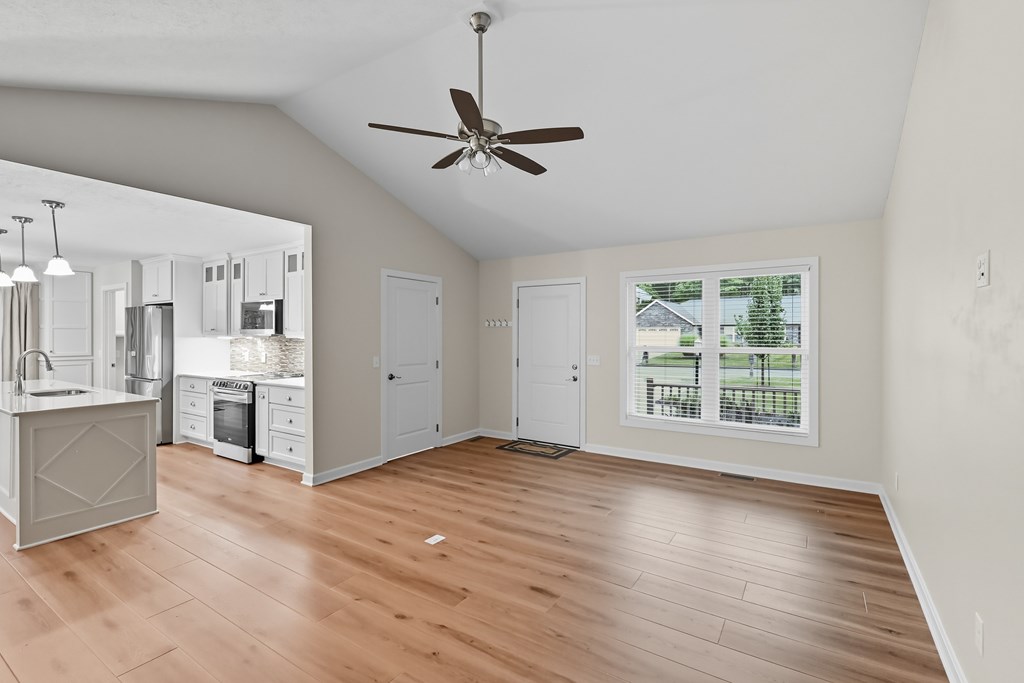 2010 Teakwood Drive, Ontario, Ohio 44906, 3 Bedrooms Bedrooms, ,2 BathroomsBathrooms,Residential,For Sale,Teakwood Drive,9069374