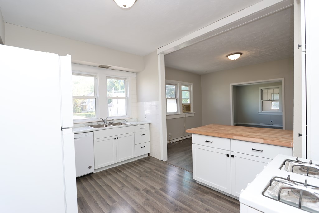 311 Auburn Street, Mansfield, Ohio 44902, 3 Bedrooms Bedrooms, ,3 BathroomsBathrooms,Residential,For Sale,Auburn Street,9069380