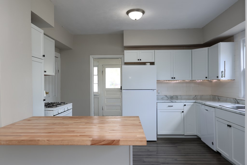 311 Auburn Street, Mansfield, Ohio 44902, 3 Bedrooms Bedrooms, ,3 BathroomsBathrooms,Residential,For Sale,Auburn Street,9069380