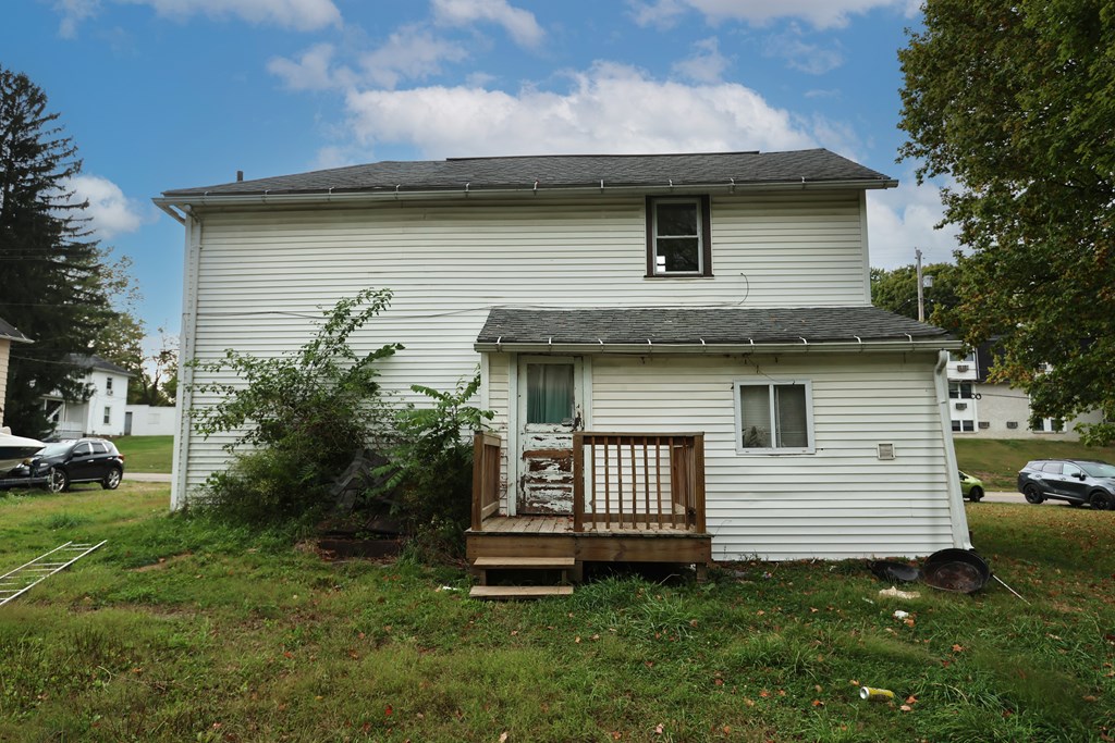135 Wood Street, Mansfield, Ohio 44903, 3 Bedrooms Bedrooms, ,2 BathroomsBathrooms,Residential,For Sale,Wood Street,9069403