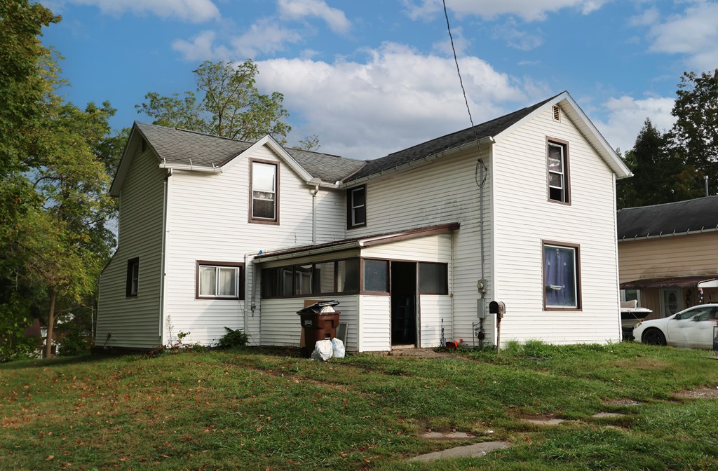 135 Wood Street, Mansfield, Ohio 44903, 3 Bedrooms Bedrooms, ,2 BathroomsBathrooms,Residential,For Sale,Wood Street,9069403
