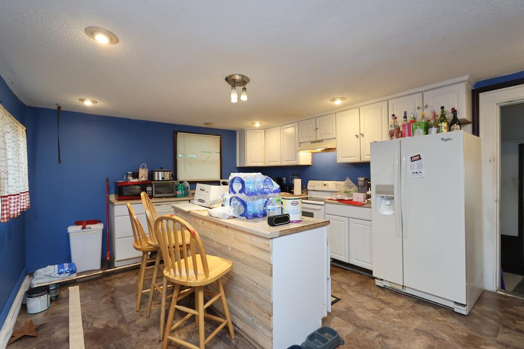 135 Wood Street, Mansfield, Ohio 44903, 3 Bedrooms Bedrooms, ,2 BathroomsBathrooms,Residential,For Sale,Wood Street,9069403