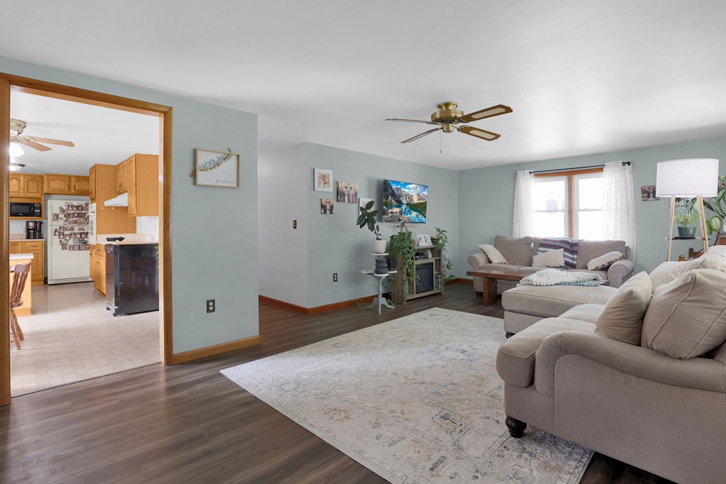 24 Sunset Drive, Shelby, Ohio 44875, 3 Bedrooms Bedrooms, ,1 BathroomBathrooms,Residential,For Sale,Sunset Drive,9069405