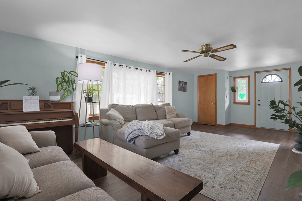 24 Sunset Drive, Shelby, Ohio 44875, 3 Bedrooms Bedrooms, ,1 BathroomBathrooms,Residential,For Sale,Sunset Drive,9069405