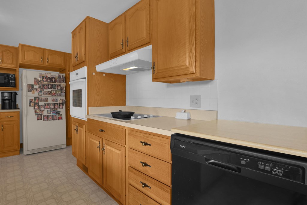 24 Sunset Drive, Shelby, Ohio 44875, 3 Bedrooms Bedrooms, ,1 BathroomBathrooms,Residential,For Sale,Sunset Drive,9069405