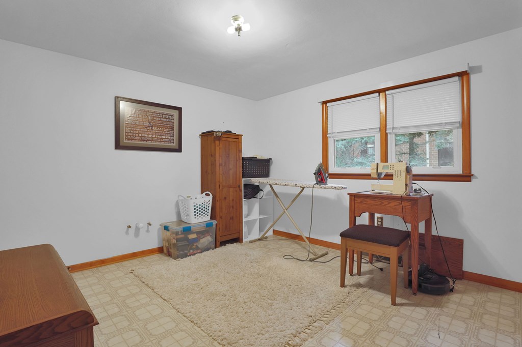 24 Sunset Drive, Shelby, Ohio 44875, 3 Bedrooms Bedrooms, ,1 BathroomBathrooms,Residential,For Sale,Sunset Drive,9069405