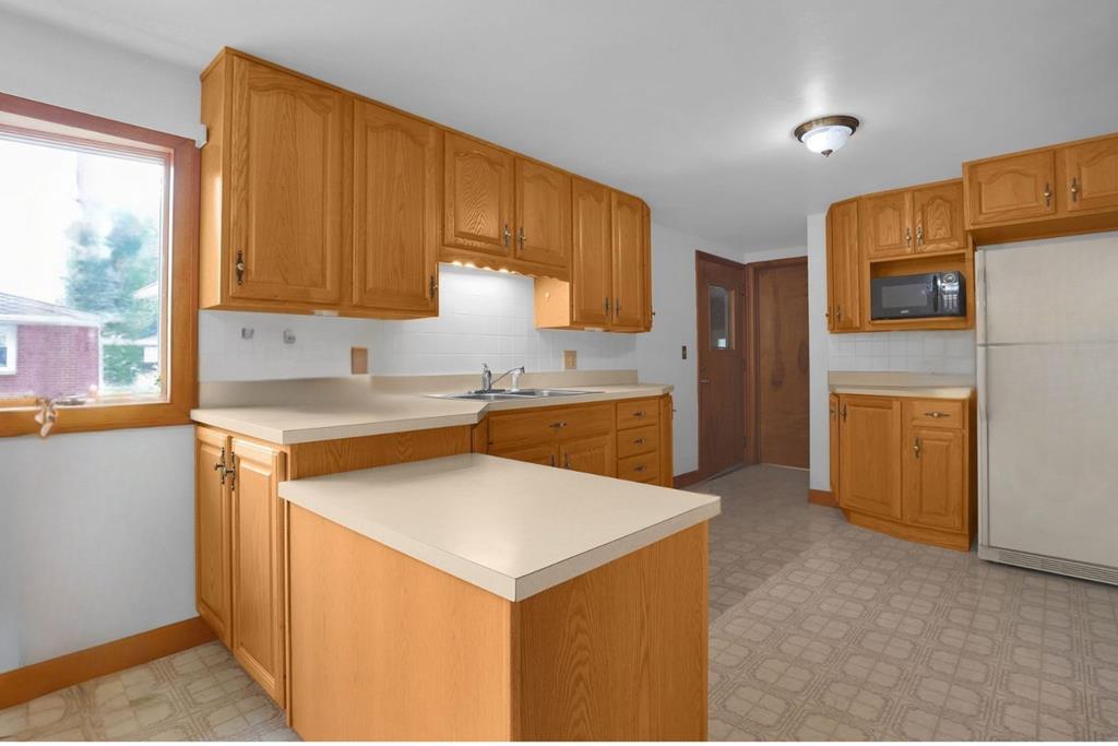 24 Sunset Drive, Shelby, Ohio 44875, 3 Bedrooms Bedrooms, ,1 BathroomBathrooms,Residential,For Sale,Sunset Drive,9069405