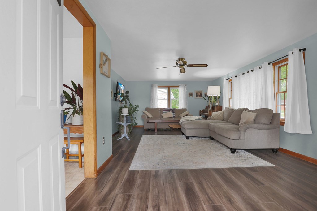 24 Sunset Drive, Shelby, Ohio 44875, 3 Bedrooms Bedrooms, ,1 BathroomBathrooms,Residential,For Sale,Sunset Drive,9069405