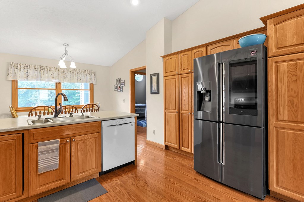 33 Longitude Drive, Mount Vernon, Ohio 43050, 4 Bedrooms Bedrooms, ,3 BathroomsBathrooms,Residential,For Sale,Longitude Drive,9069406