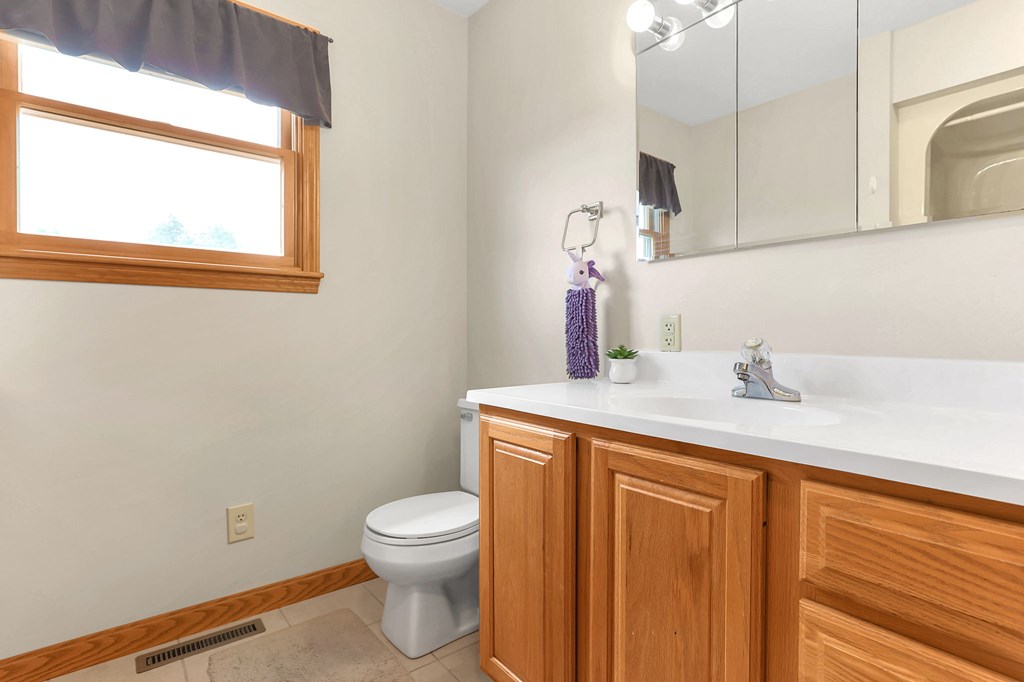 33 Longitude Drive, Mount Vernon, Ohio 43050, 4 Bedrooms Bedrooms, ,3 BathroomsBathrooms,Residential,For Sale,Longitude Drive,9069406
