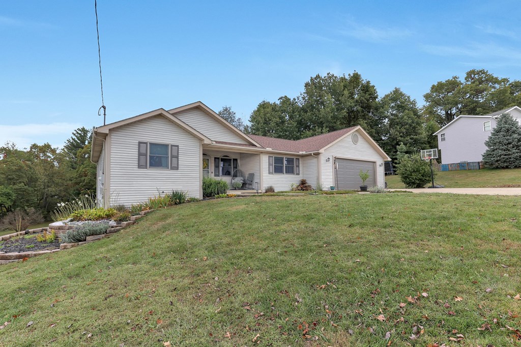 33 Longitude Drive, Mount Vernon, Ohio 43050, 4 Bedrooms Bedrooms, ,3 BathroomsBathrooms,Residential,For Sale,Longitude Drive,9069406