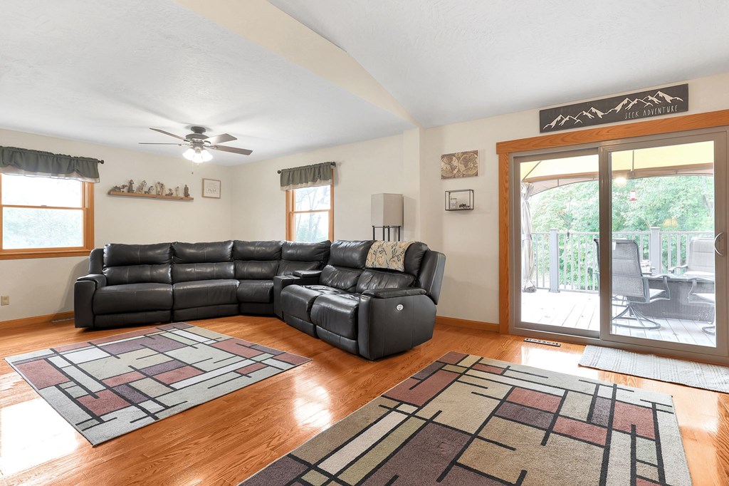 33 Longitude Drive, Mount Vernon, Ohio 43050, 4 Bedrooms Bedrooms, ,3 BathroomsBathrooms,Residential,For Sale,Longitude Drive,9069406